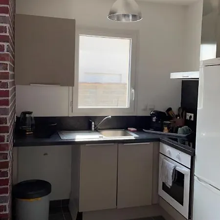 Maison Flore Arena, Gendarmerie, Rocade Apartman *